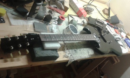 Guitarra desmantelada